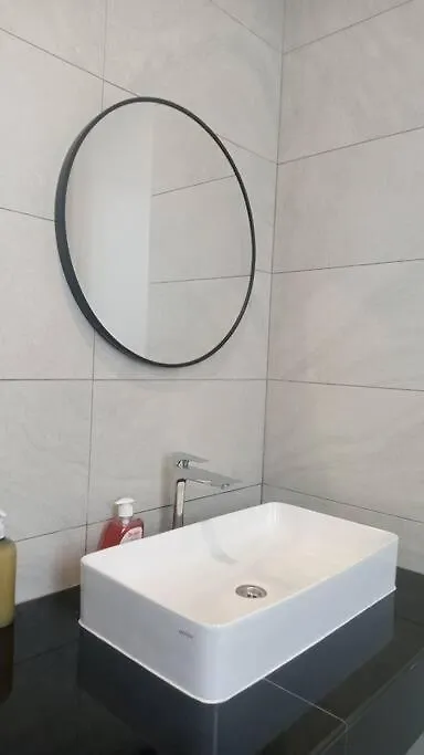Sky Trees 2 Bedroom 1 Living Room Netflix Private Car Park Johor Bahru Apartamento