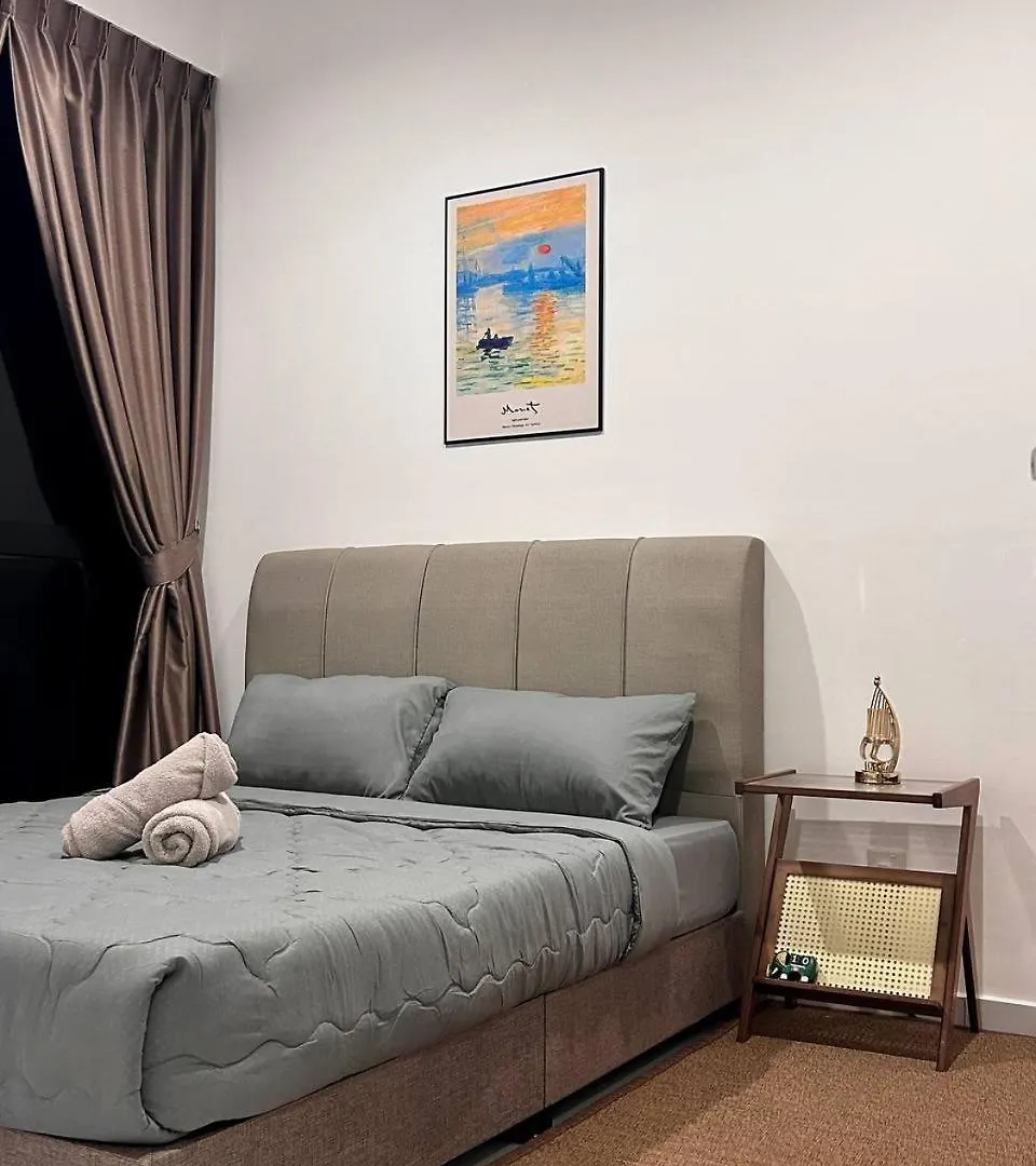 Sky Trees 2 Bedroom 1 Living Room Netflix Private Car Park Johor Bahru 0*,  Malásia